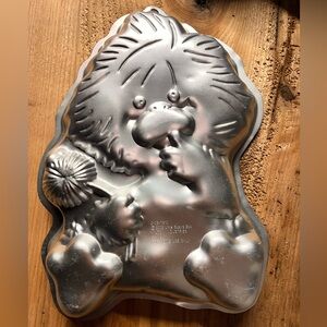Wilton Little Suzy’s Zoo Cake pan - 2003